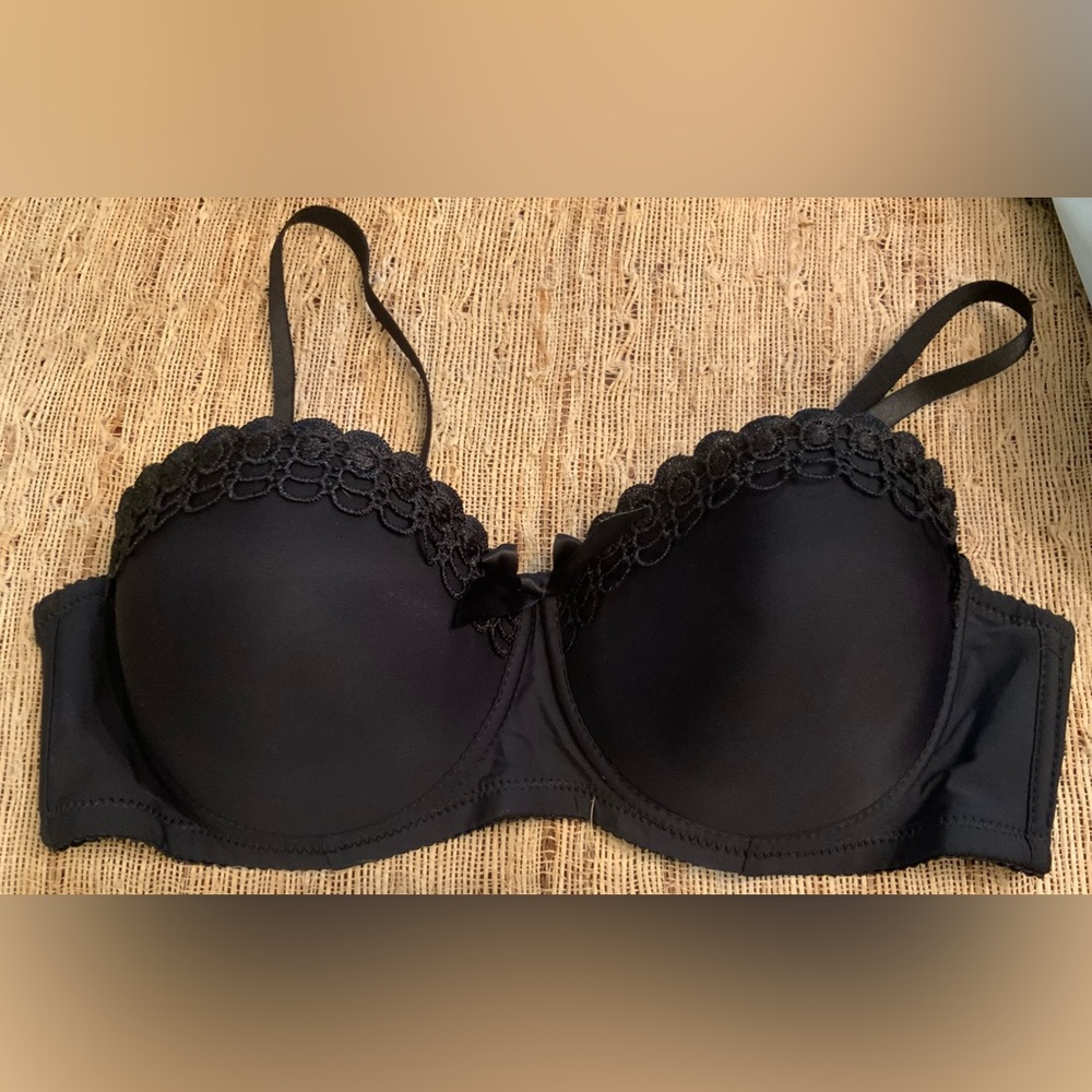 Cupshe Black Lace Trim Bra with Underwire Support